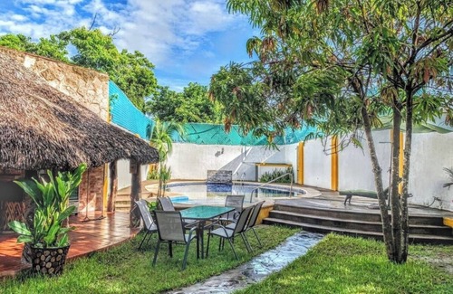 Ruiz House | Casa Leòn: Beautiful Villa with Private Pool, Pet Friendly