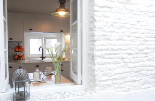 Carmona House | Beautiful Views at LEÓN BLANCO in Town Center for 6 Guests