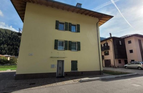 Pellizzano Apartment | Casa Le Iscle: Highly Rated Child-Friendly Retreat