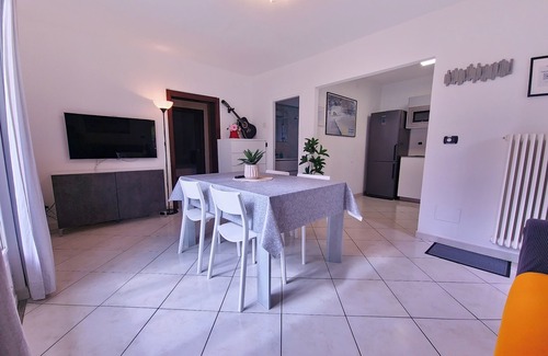 Aosta House | Casa Le Vignole: Family-Friendly Retreat with Breakfast