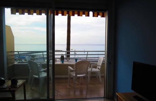 Ventimiglia Apartment | Casa Lea: One-Bedroom Oceanview Apartment with Terrace