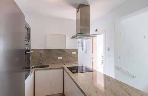 Caleta de Velez Villa | Top-Rated Casa Lea Vélez-Málaga with Oceanfront Pool