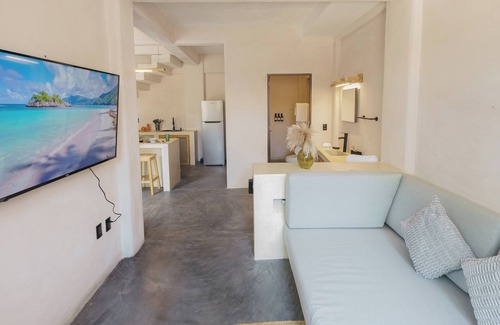 Santa Maria Apartment | Relax at Casa Leah: Oceanfront Retreat with Pool & Spa