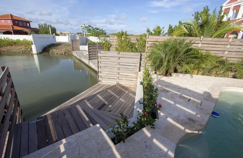 Tera Kora Villa | Discover Casa Leeward: Family-Friendly Pool Retreat