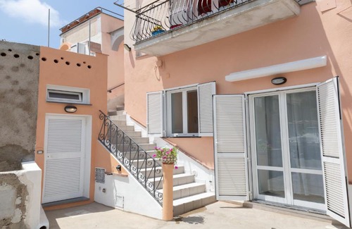 Casamicciola Terme House | Family-Friendly Retreat at Casa Leonardo - Guest Rated 9/10
