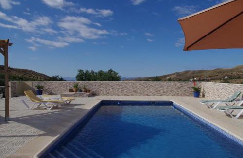 Huercal-Overa Apartment | Casa Leonora: Family-Friendly Oceanfront Retreat with Pool