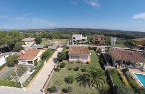 Les Roques House | Discover Casa Les Roques: Oceanfront Retreat with Pool