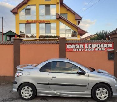 Deva House | Guest-Favorite Casa Leucian: Breakfast & Family-Friendly Stay