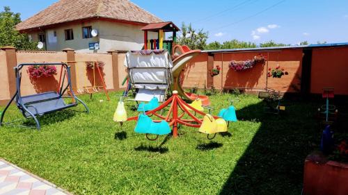 Deva House | Guest-Favorite Casa Leucian: Breakfast & Family-Friendly Stay
