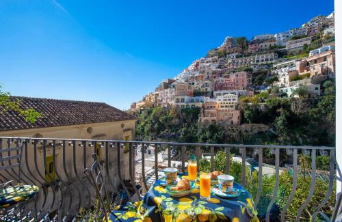Positano City Centre Apartment | Discover Casa Leucosia in Positano - Beachfront Bliss
