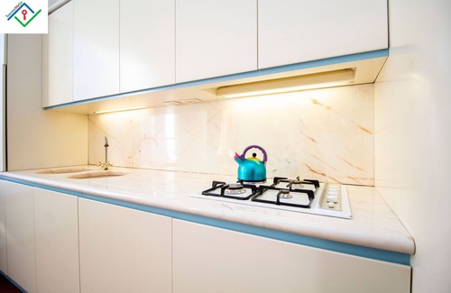 Pisa City Centre Apartment | Relaxing Getaway at Lia House with Spa & Family Amenities