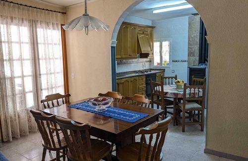 Canet lo Roig House | Casa Liberta: Family-Friendly Gîte with Oceanfront Views