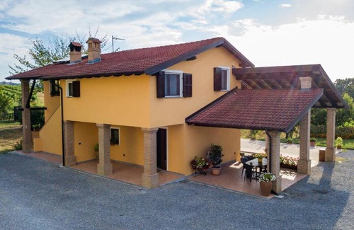Gavi Bed & Breakfast | Guest Rated 10/10 at Casa Lidia Gavi: Pet Friendly Stay