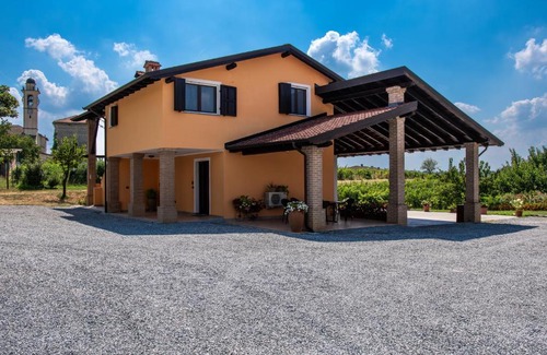 Gavi Bed & Breakfast | Guest Rated 10/10 at Casa Lidia Gavi: Pet Friendly Stay