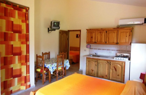 La Ceiba Apartment | Pet-Friendly Casa Lily & Coco with Oceanfront Hot Tub