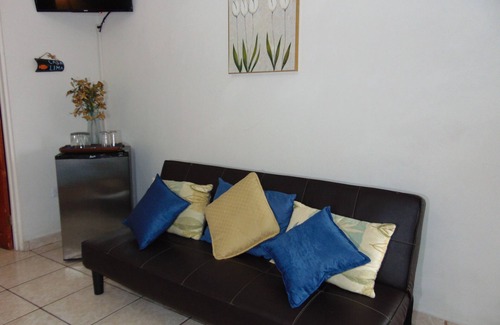 Pavas Bed & Breakfast | Casa Lima B&B Family Suites: Comfortable Getaway with Breakfast