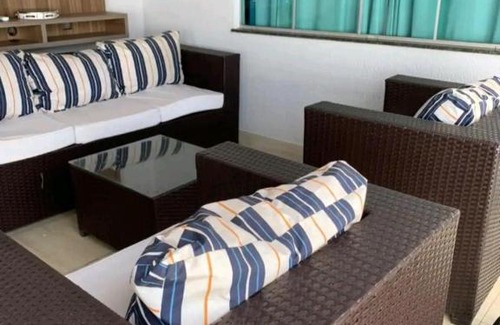 Papillon Park - Complemento House | Cozy Casa: Pet-Friendly Retreat with Pool for Families