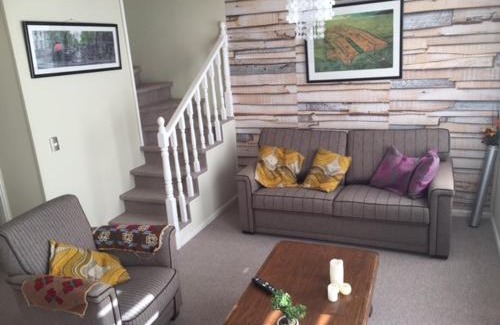 Valdivia House | Inviting Casa Linden: Family-Friendly Stay with Great Reviews