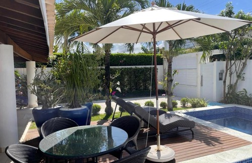 Candeias House | Relaxing Retreat at Casa Linha Verde Guarajuba with Pool