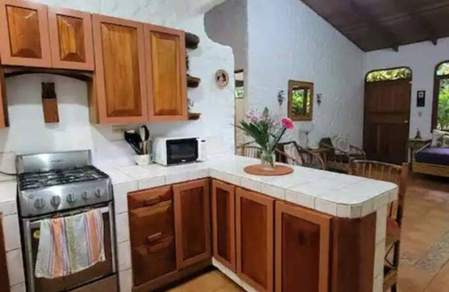 San Isidro de El General House | Casa Llaama: Relaxing Retreat with Pool and Spa Amenities