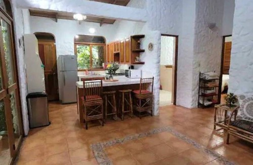 San Isidro de El General House | Casa Llaama: Relaxing Retreat with Pool and Spa Amenities