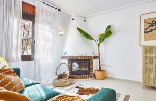 San Vicente del Raspeig House | Casa LLimona: Your Ideal Oceanfront Getaway Awaits