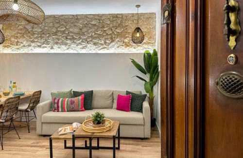 Campoamor Apartment | Casa Llorca: Tradition and Style Steps from the Center