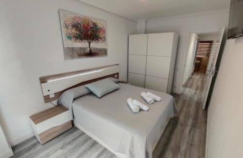 Logrono Historic Centre Apartment | Elegant Casa Logroñesa: Family-Friendly Retreat, Rated 9.8