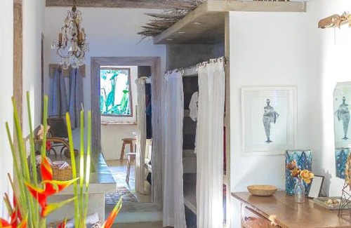 Trancoso House | Casa Lola: Pet-Friendly Paradise with Pool & Hot Tub