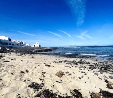 Caleta de Caballo Apartment | Pet-Friendly Retreat at Casa Loli Caleta Caballo - 9.2/10