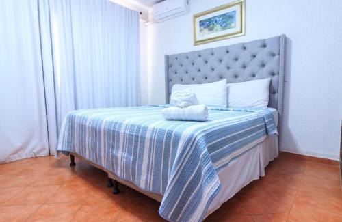 Tegucigalpa Hotel | Inviting Casa Lomas: Family-Friendly Stay with Breakfast