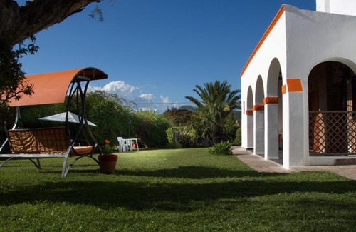 La Cumbre House | Discover Family-Friendly Comfort at Casa Loren Hotel