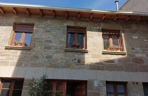 Isuerre House | Stay at Casa Lorente en Isuerre - Highly Rated & Pet Friendly