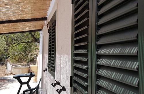 Pollina Apartment | Casa Lorenzino: Nature Retreat with Kitchen & Breakfast