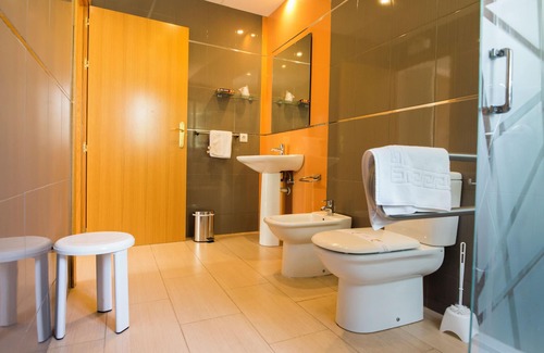Villarrobledo Hotel | Casa Lorenzo: Family-Friendly Haven with Spa and Restaurant