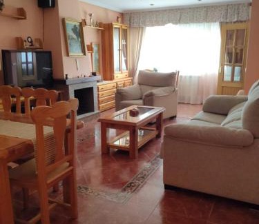 Navalmoral House | Discover CASA LOS ABUELOS: Pet & Child Friendly Retreat