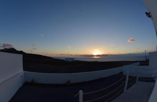 La Santa House | Cozy Casa Los Lajares: Oceanfront Escape with Top Reviews