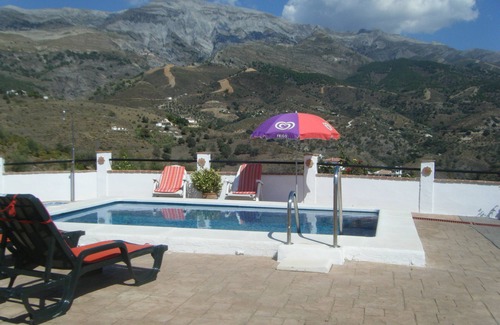 Sedella House | Casa Los Luceros: Family-Friendly Retreat with Spa & Pool