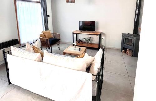 Nueve de Julio House | Family-Friendly Retreat at Casa Los Olivos - Rated 9.8!