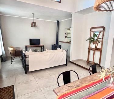 Nueve de Julio House | Family-Friendly Retreat at Casa Los Olivos - Rated 9.8!