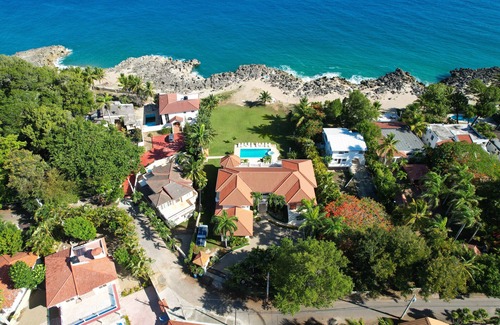 Playa Chiquita Villa | Oceanfront Retreat at Casa Los Sueños: Pet-Friendly Paradise