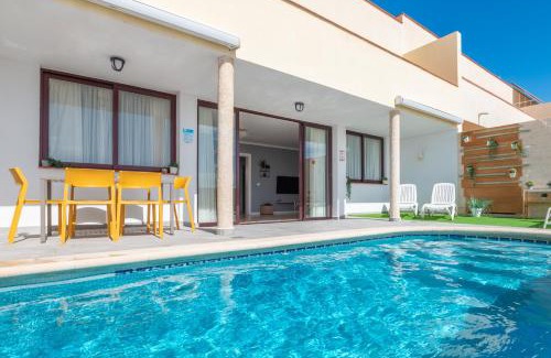 El Medano House | Relax at CASA LOS TEJALES with Private Pool & Ocean View