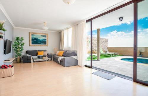 El Medano House | Relax at CASA LOS TEJALES with Private Pool & Ocean View