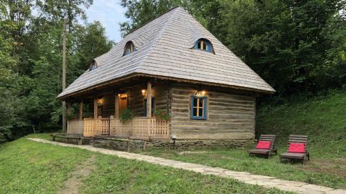 Viseu de Sus House | Pet-Friendly Casa lu' Ion: Guest Rated 9.7/10 Stay Awaits