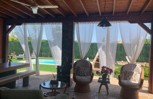 Deltebre House | Casa Luci: Exceptional Oceanfront Stay with Pool & Pets Welcome