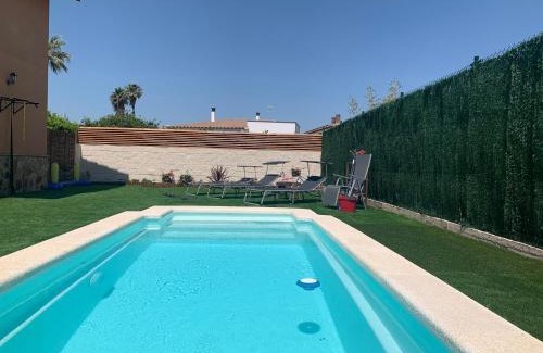 Deltebre House | Casa Luci: Exceptional Oceanfront Stay with Pool & Pets Welcome