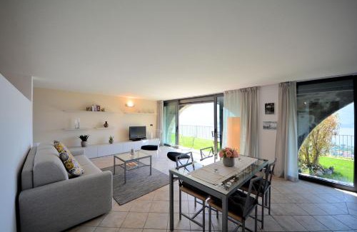 Vercana Apartment | Beachfront Bliss at Casa Lucia with Pool and Ocean View