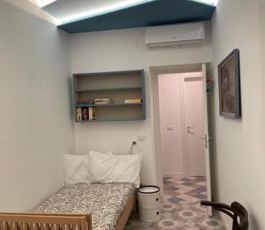 Quartieri Spagnoli Apartment | Discover Casa Luciano al San Carlo: 4-Star Guest Rated 9.8