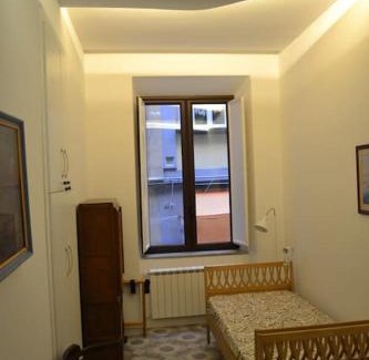 Quartieri Spagnoli Apartment | Discover Casa Luciano al San Carlo: 4-Star Guest Rated 9.8