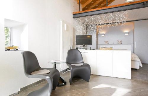 Cannero Riviera House | Pet-Friendly Retreat at Casa Lumaca: 4-Star Comfort Awaits